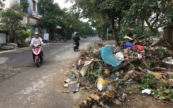 Chờ áp giá đền bù mới giải tỏa dân, con đường ở Đà Nẵng thi công chậm khiến 'mưa lầy nắng bụi'
