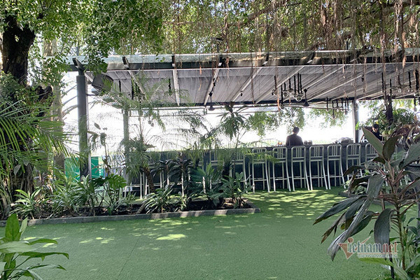 Nhà hàng chiếm hành lang sông Sài Gòn ở 'khu nhà giàu' Thảo Điền đã tháo dỡ - Ảnh 1. Nhà hàng chiếm hành lang sông Sài Gòn ở 'khu nhà giàu' Thảo Điền đã tháo dỡ - Ảnh 1.