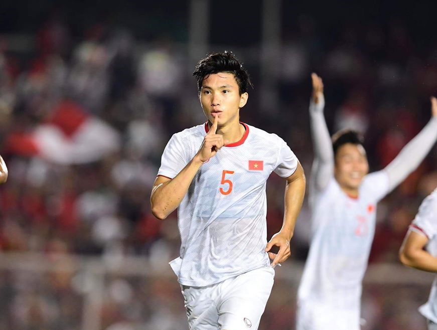 Đoàn Văn Hậu nói về việc sử dụng khoản tiền thưởng 'khủng' sau khi vô địch SEA Games - Ảnh 1. Đoàn Văn Hậu nói về việc sử dụng khoản tiền thưởng 'khủng' sau khi vô địch SEA Games - Ảnh 1.