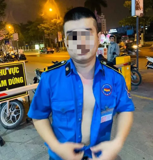 Tạm đình chỉ nhân viên bảo vệ đấm túi bụi một phụ nữ - Ảnh 3. Tạm đình chỉ nhân viên bảo vệ đấm túi bụi một phụ nữ - Ảnh 3.