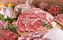 Giá cả thị trường hôm nay 18/12: Chợ đầu mối dự báo heo hơi có thể lên 130.000 đồng/kg, Big C, VinMart miệt mài khuyến mãi thịt bò, thịt gà
