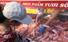 Theo chân giá xăng, giá gas, thịt heo đồng loạt tăng mạnh ngày đầu năm mới 2020