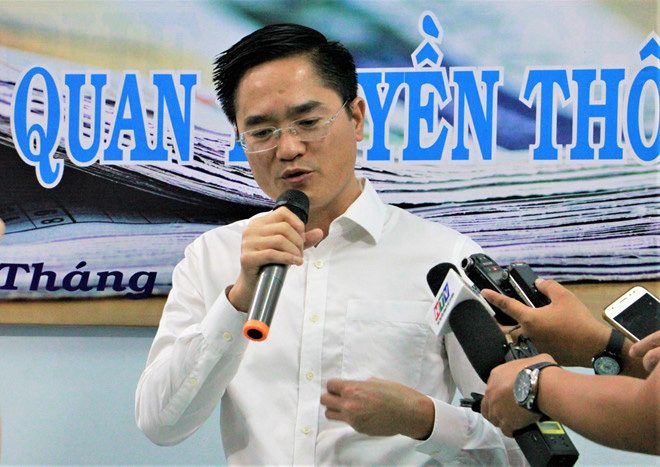 TP HCM: Xịt rửa hàng chục tuyến đường để ứng phó ô nhiễm không khí - Ảnh 2. TP HCM: Xịt rửa hàng chục tuyến đường để ứng phó ô nhiễm không khí - Ảnh 2.