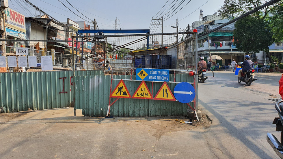 Cận cảnh những ‘thủ phạm’ gây ô nhiễm không khí, khiến người Sài Gòn ngột ngạt - Ảnh 4.