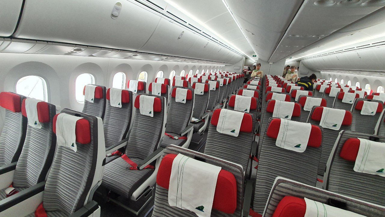 Cận cảnh siêu máy bay thân rộng Boeing 787-9 đầu tiên của Bamboo Airways - Ảnh 6.