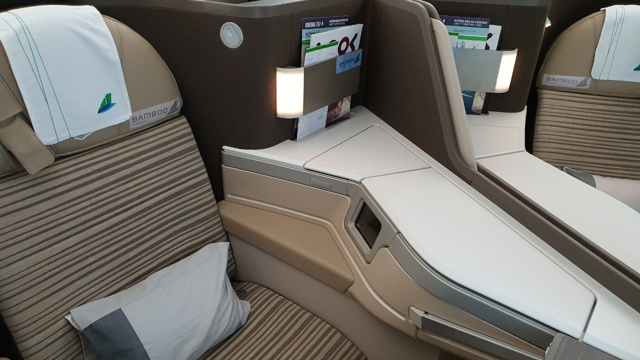 Cận cảnh siêu máy bay thân rộng Boeing 787-9 đầu tiên của Bamboo Airways - Ảnh 5.