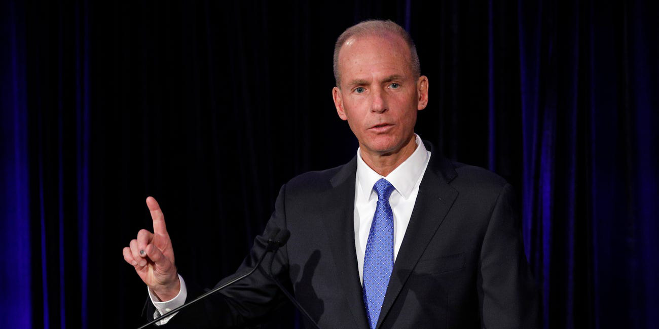 CEO Boeing Dennis Muilenburg đã bị sa thải sau cuộc khủng hoảng 737 Max - Ảnh 1.