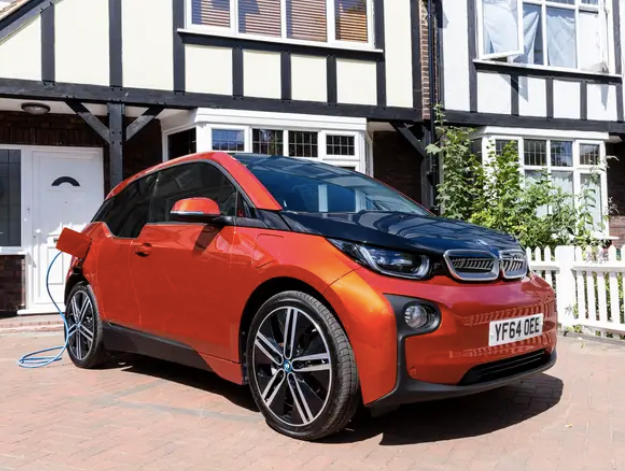 Top 10 ô tô rớt giá nhanh nhất trong 5 năm qua: BMW chiếm số lượng áp đảo - Ảnh 4. Top 10 ô tô rớt giá nhanh nhất trong 5 năm qua: BMW chiếm số lượng áp đảo - Ảnh 4.
