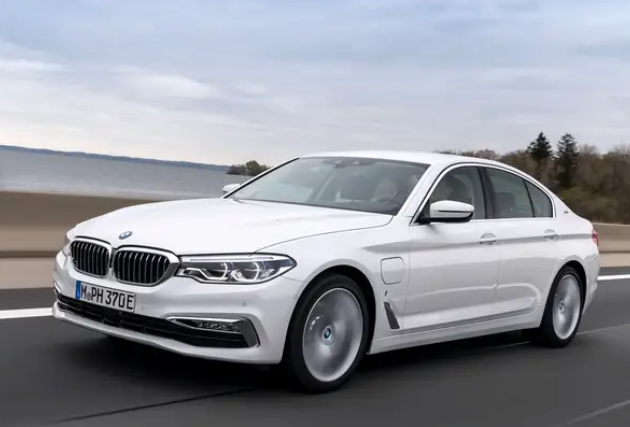 Top 10 ô tô rớt giá nhanh nhất trong 5 năm qua: BMW chiếm số lượng áp đảo - Ảnh 5. Top 10 ô tô rớt giá nhanh nhất trong 5 năm qua: BMW chiếm số lượng áp đảo - Ảnh 5.