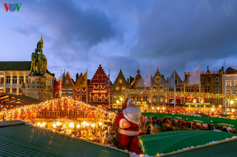 Không khí Noel rộn ràng tại các thành phố, làng cổ châu Âu - Ảnh 15. Không khí Noel rộn ràng tại các thành phố, làng cổ châu Âu - Ảnh 15.
