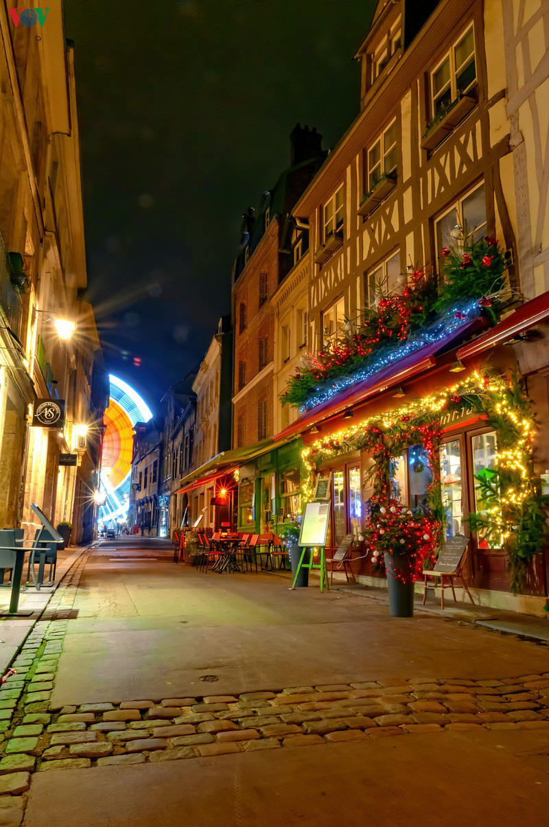 Không khí Noel rộn ràng tại các thành phố, làng cổ châu Âu - Ảnh 4. Không khí Noel rộn ràng tại các thành phố, làng cổ châu Âu - Ảnh 4.