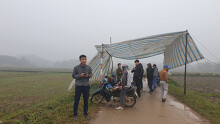 Một trong hai cổng vào bãi rác Nam Sơn đã được thông xe