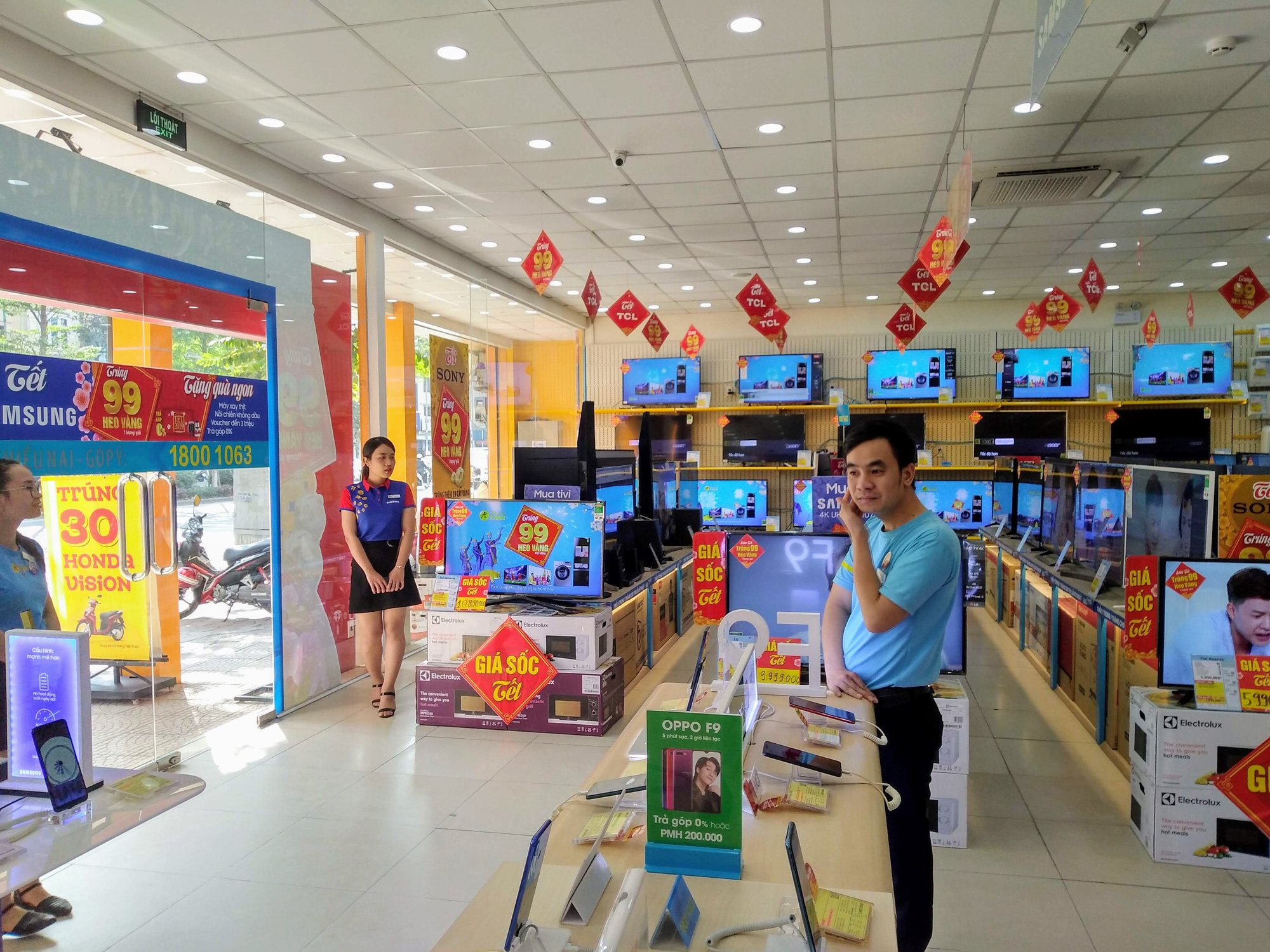 Cửa hàng bán lẻ điện máy truyền thống đang làm ăn ra sao trước cơn bão M&A của các ông lớn? - Ảnh 2. Cửa hàng bán lẻ điện máy truyền thống đang làm ăn ra sao trước cơn bão M&A của các ông lớn? - Ảnh 2.