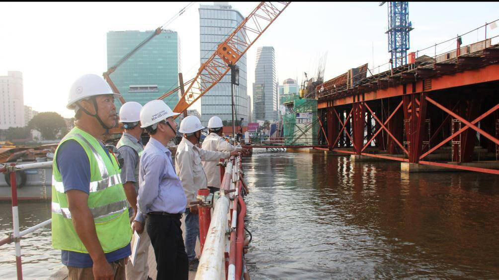 Cầu Thủ Thiêm 2 thi công tất bật những ngày cuối năm - Ảnh 3. Cầu Thủ Thiêm 2 thi công tất bật những ngày cuối năm - Ảnh 3.