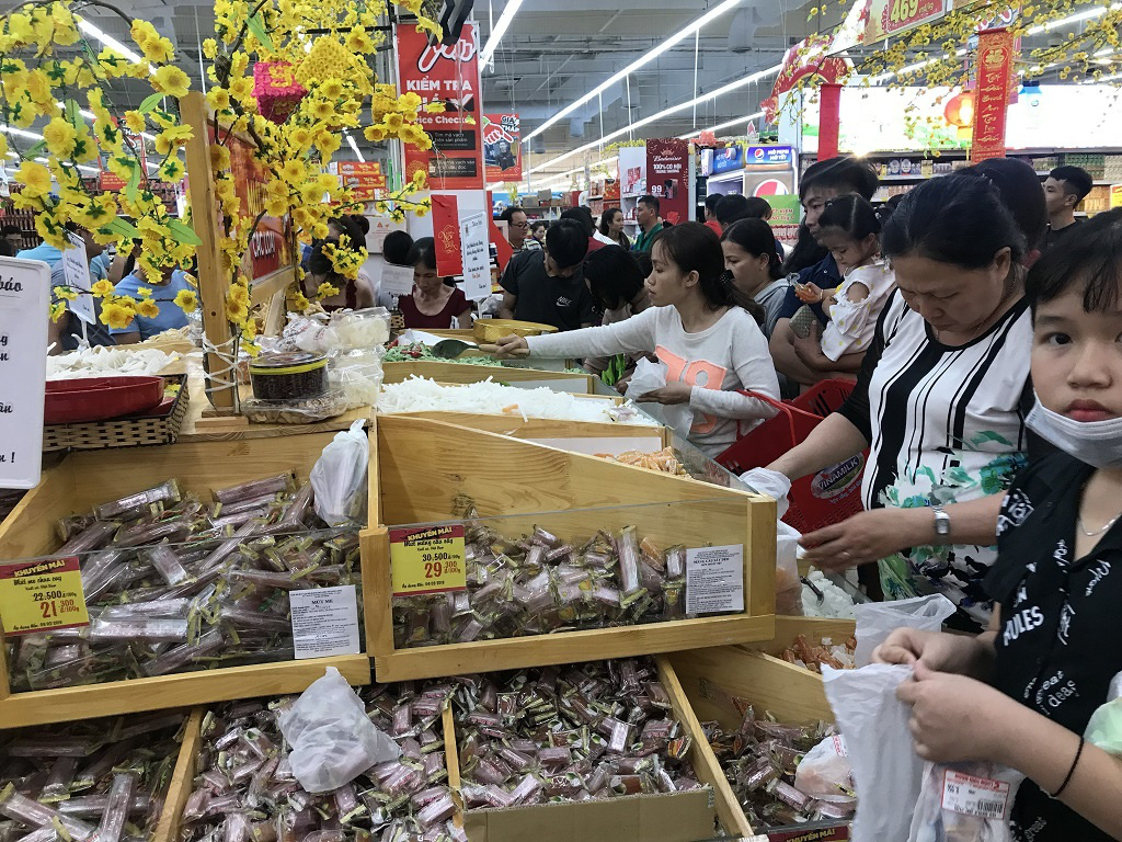 TP HCM sẽ dẹp bánh kẹo, rượu bia… không rõ nguồn gốc dịp Tết Canh Tí 2020 - Ảnh 1.