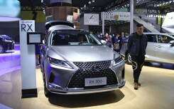 Không chịu giảm giá xe sang Lexus, Toyota bị Trung Quốc phạt 12 triệu USD
