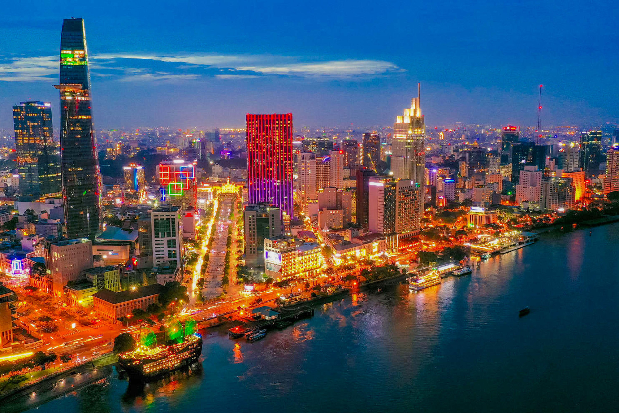 Thu ngân sách TP HCM năm 2019 chiếm hơn 1/4 cả nước, lần đầu tiên vượt mốc 400.000 tỉ đồng - Ảnh 1. Thu ngân sách TP HCM năm 2019 chiếm hơn 1/4 cả nước, lần đầu tiên vượt mốc 400.000 tỉ đồng - Ảnh 1.