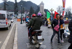 Giao thông Sa Pa 'hỗn loạn' ngày đầu lên thị xã