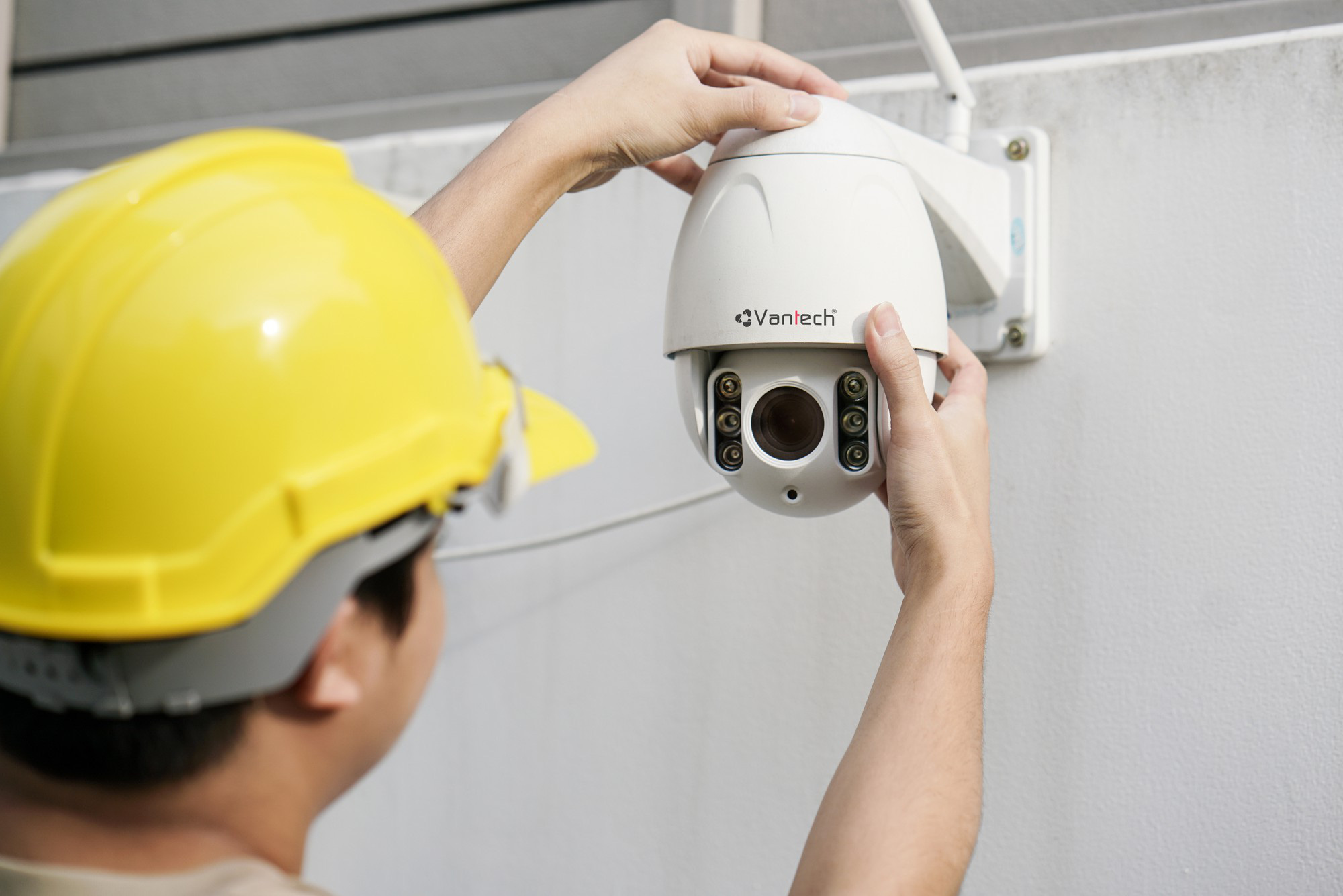Người dùng cần làm gì để tránh bị camera an ninh 'giám sát' lại chính mình? - Ảnh 1. Người dùng cần làm gì để tránh bị camera an ninh 'giám sát' lại chính mình? - Ảnh 1.