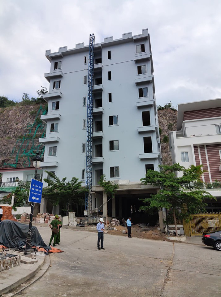 Nha Trang: Báo cáo khẩn trương việc xử lí các công trình xây dựng sai phạm  - Ảnh 1.