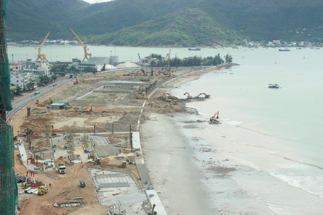 Nạo vét, cắt xén 48.600 m2 xây khu cao ốc lấn biển ở Quy Nhơn - Ảnh 2.