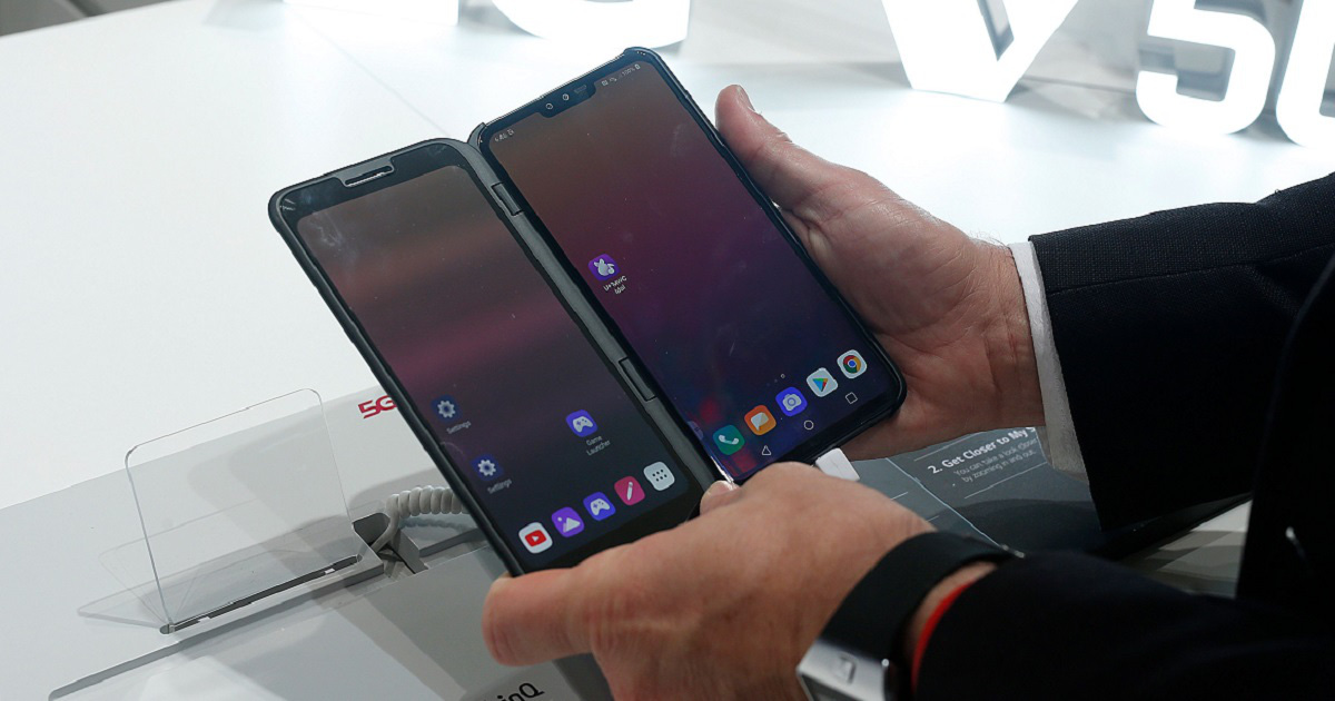 LG đối đầu Samsung Galaxy Fold với điêu điện thoại 5G màn hình đôi V60 ThinQ - Ảnh 1.