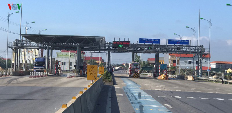 Thu phí tự động như 'gà mắc tóc', Bộ GTVT thừa nhận chậm trễ - Ảnh 2. Thu phí tự động như 'gà mắc tóc', Bộ GTVT thừa nhận chậm trễ - Ảnh 2.