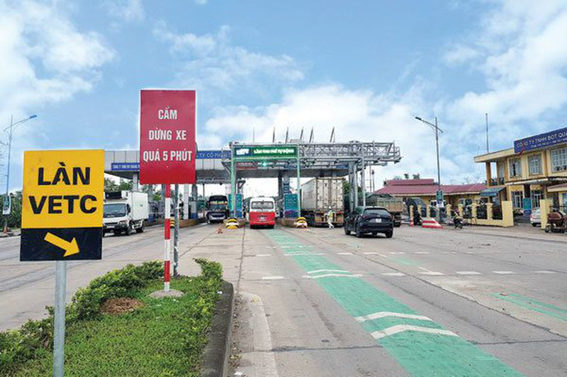 Thu phí tự động như 'gà mắc tóc', Bộ GTVT thừa nhận chậm trễ - Ảnh 3. Thu phí tự động như 'gà mắc tóc', Bộ GTVT thừa nhận chậm trễ - Ảnh 3.