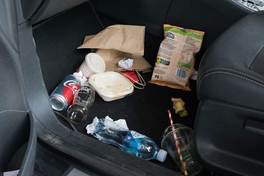 messy-car-friend-interior messy-car-friend-interior