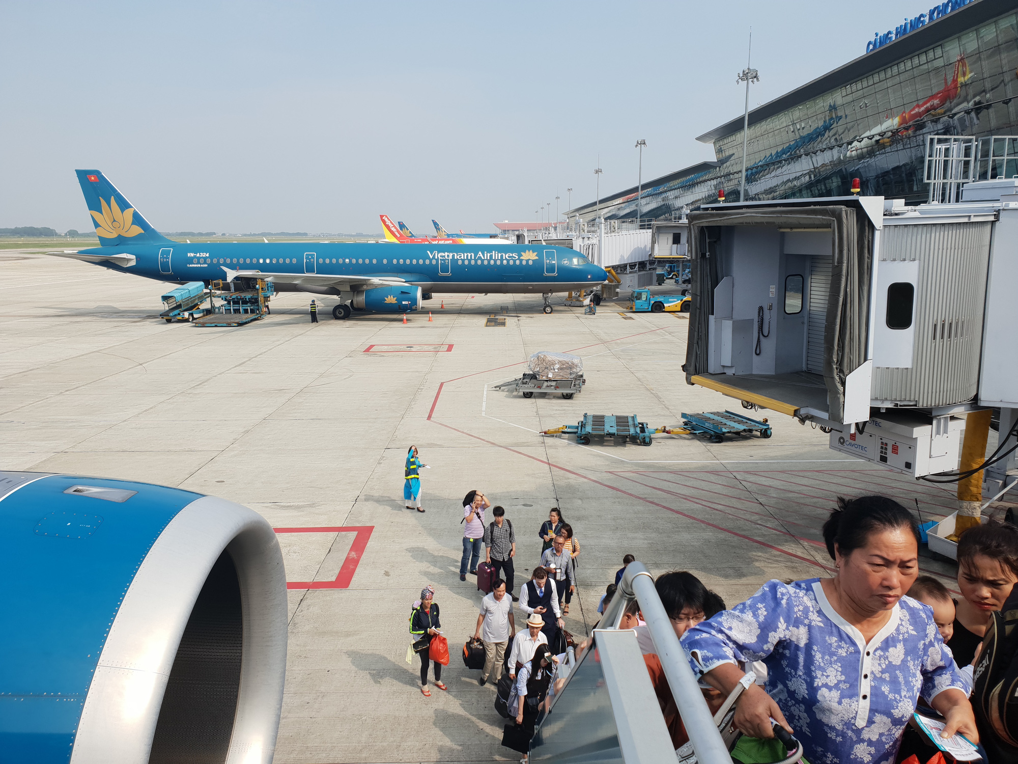 ve-may-bay-tet-online-van-con-rat-nhieu-khach-hang-co-the-dat-mua-nhanh-qua-mang ve-may-bay-tet-online-van-con-rat-nhieu-khach-hang-co-the-dat-mua-nhanh-qua-mang