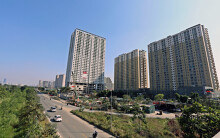 Nhà cao tầng đang đua nhau mọc lên ven Đại lộ Thăng Long