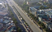 Hà Nội: Xe cộ 'rùa bò' qua đường Lê Quang Đạo vì rào chắn làm đường đua F1