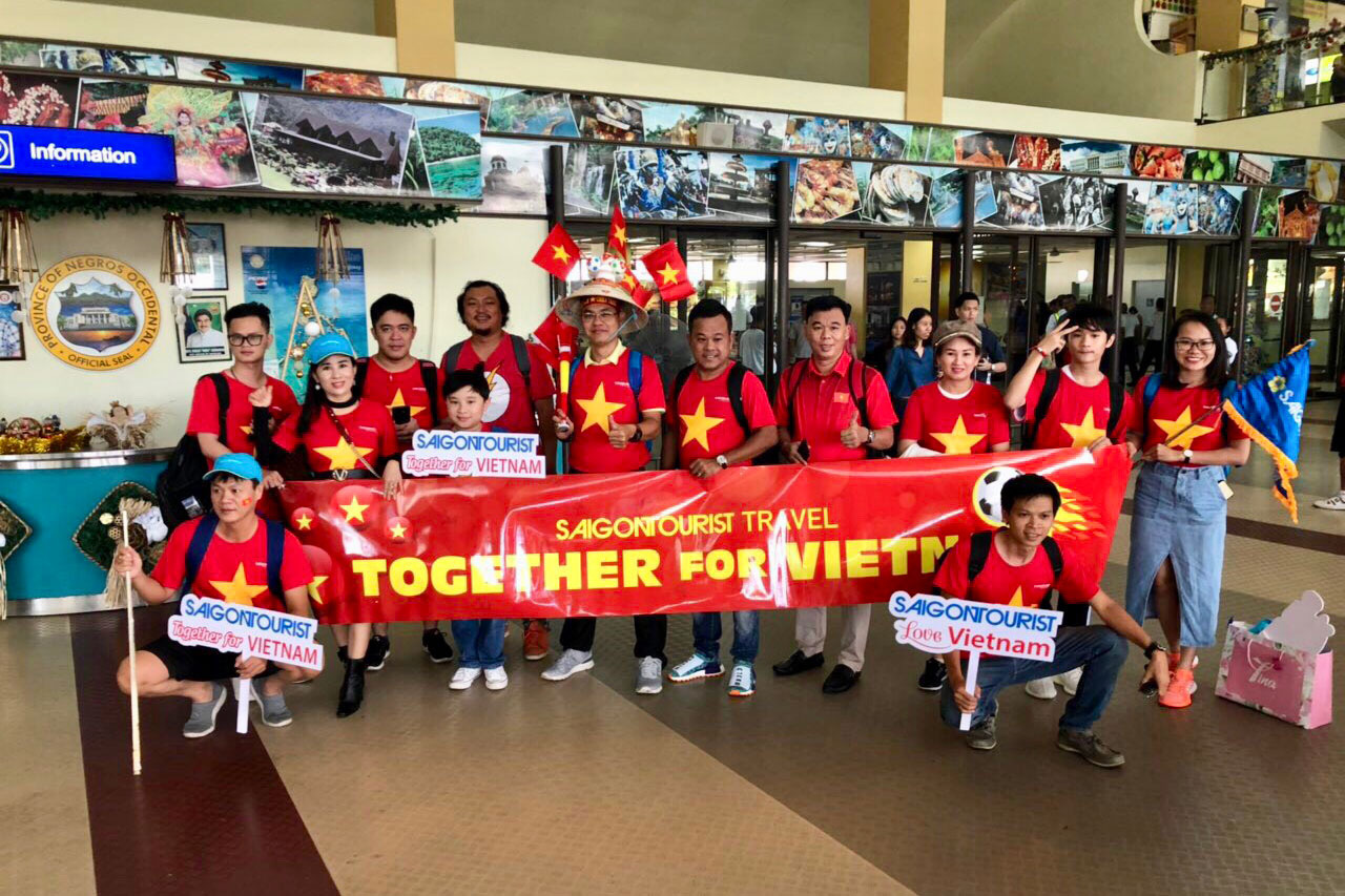 Tour Philippines xem chung ket Sea Games 30 (2)