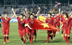 Đánh bại Thái Lan, giành vô địch SEA Games 30, Thủ tướng thưởng mỗi nữ cầu thủ một chiếc xe máy loại tốt