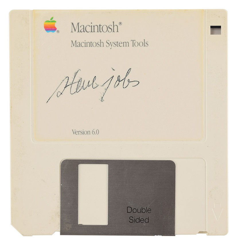 Chu-ky-cua-Steven-Jobs-tren-dia-mem-da-duoc-mua-voi-gia-khung thumb