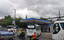 Cây xăng không chịu trả mặt bằng, đường huyết mạch của Nha Trang ùn tắc vì thiếu bãi giữ xe