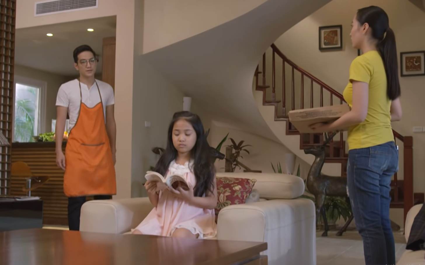 Những cô gái trong thành phố tập 20: Trúc bị Bách mắng xối xả