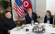 Người phụ nữ hai lần phiên dịch cho hội nghị Trump - Kim