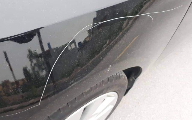 Vụ ông cụ tóc bạc lén cào xước xe ô tô: Đại diện gia đình đã nhận lỗi và bồi thường thiệt hại