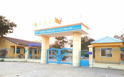 Vụ nữ sinh tố bị đánh vẹo cột sống: Đề xuất kỉ luật thầy giáo và hiệu trưởng
