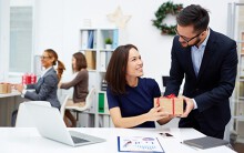5 gợi ý quà tặng 8/3 cho đồng nghiệp độc đáo nhất