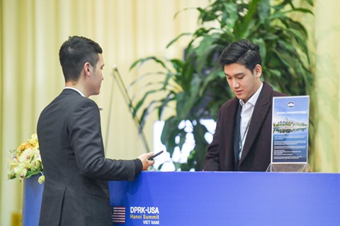 9X đẹp trai, cao 1,82 m phục vụ cho Hội nghị thượng đỉnh Mỹ - Triều - Ảnh 3.