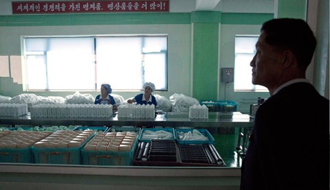 Bên trong nhà máy sản xuất mỹ phẩm của Triều Tiên - Ảnh 3.