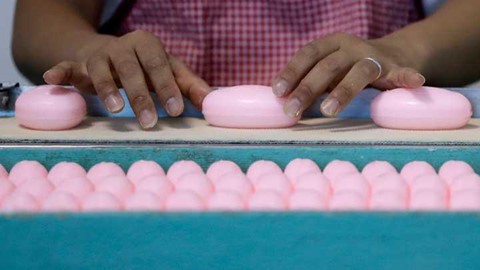 Bên trong nhà máy sản xuất mỹ phẩm của Triều Tiên - Ảnh 4.