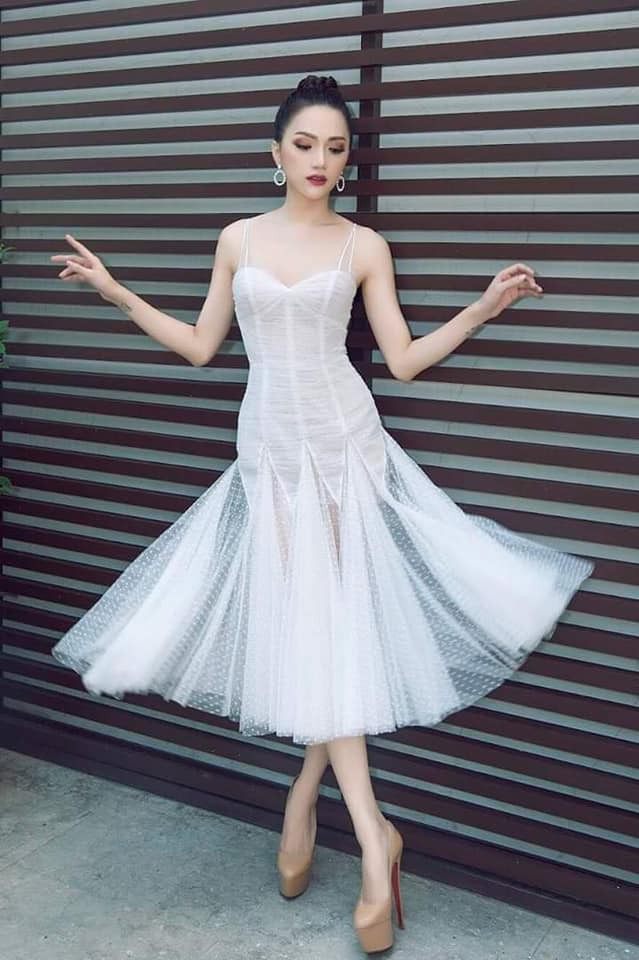 Hết nhiệm kì, gu thời trang thảm đỏ của Hương Giang tiếp tục được khán giả ủng hộ - Ảnh 3. Hết nhiệm kì, gu thời trang thảm đỏ của Hương Giang tiếp tục được khán giả ủng hộ - Ảnh 3.