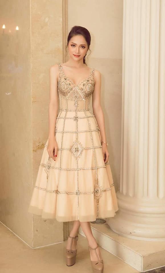 Hết nhiệm kì, gu thời trang thảm đỏ của Hương Giang tiếp tục được khán giả ủng hộ - Ảnh 12. Hết nhiệm kì, gu thời trang thảm đỏ của Hương Giang tiếp tục được khán giả ủng hộ - Ảnh 12.