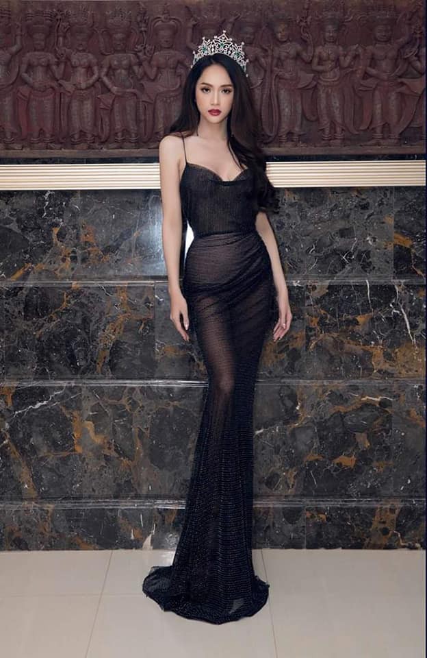Hết nhiệm kì, gu thời trang thảm đỏ của Hương Giang tiếp tục được khán giả ủng hộ - Ảnh 6. Hết nhiệm kì, gu thời trang thảm đỏ của Hương Giang tiếp tục được khán giả ủng hộ - Ảnh 6.