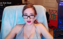 Cậu bé trộm 6.000 USD của ông nội tặng nữ streamer