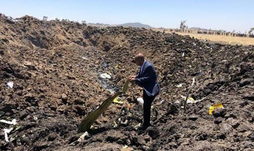 Nhân chứng: Máy bay Ethiopia nổ cực mạnh khi đâm xuống đất - Ảnh 1. Nhân chứng: Máy bay Ethiopia nổ cực mạnh khi đâm xuống đất - Ảnh 1.