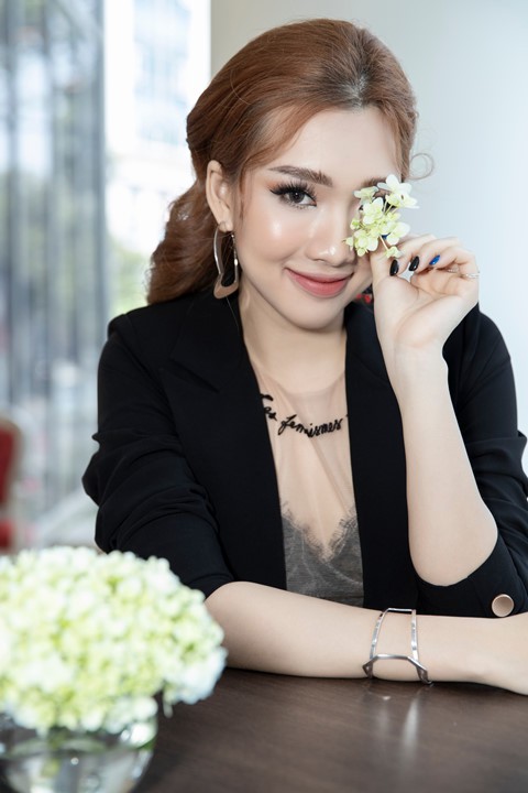 Cận cảnh nhan sắc hot girl 9X Việt đầu tiên ra mắt tại showbiz Hàn - Ảnh 12.